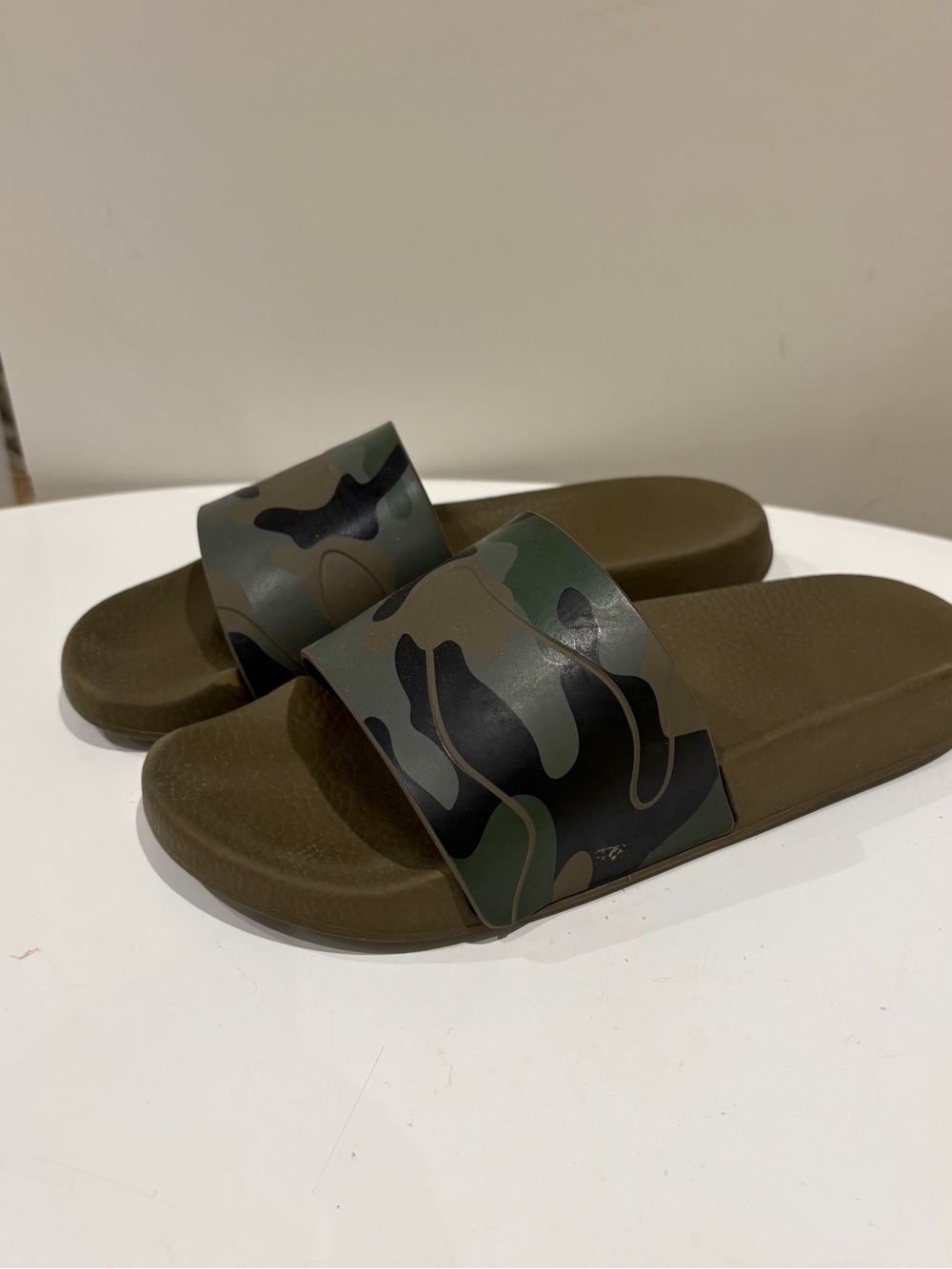 Valentino rubber slides in camo